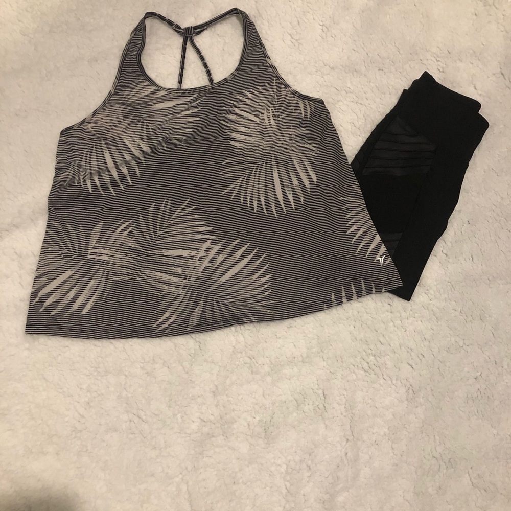 3 for $15 👠 Old Navy active athletic top 👠